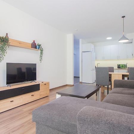 Corvin Modern Two Bedroom Apartment Free Parking Budapest Bagian luar foto