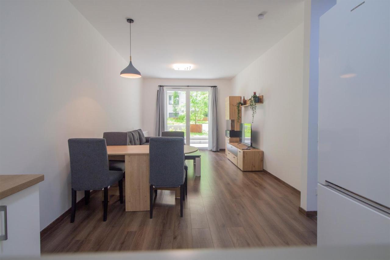 Corvin Modern Two Bedroom Apartment Free Parking Budapest Bagian luar foto