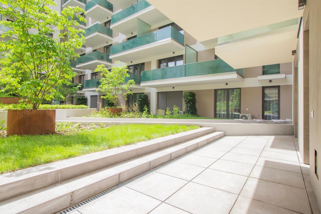 Corvin Modern Two Bedroom Apartment Free Parking Budapest Bagian luar foto